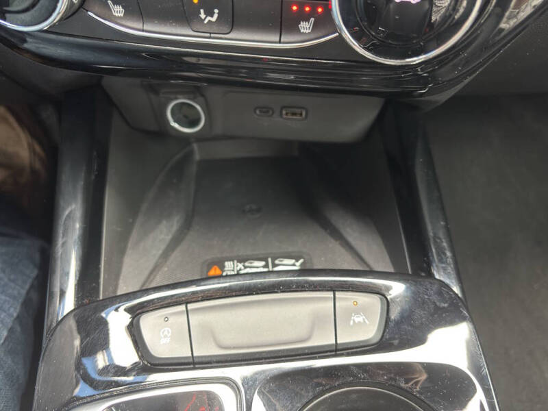 2025 Chevrolet Trax RS