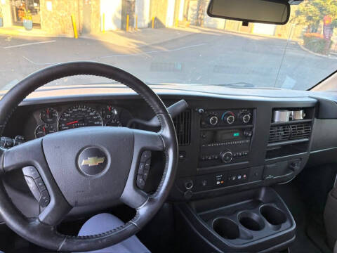 2022 Chevrolet Express 2500