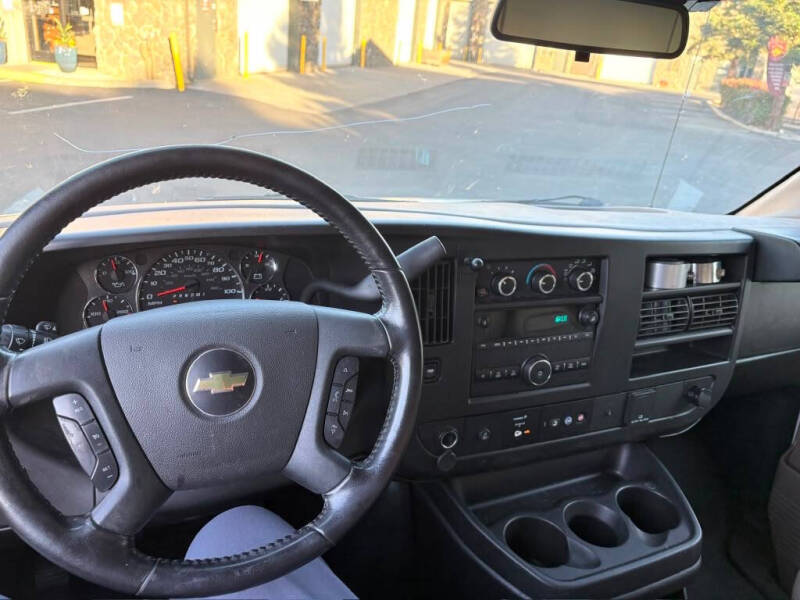 2022 Chevrolet Express 2500