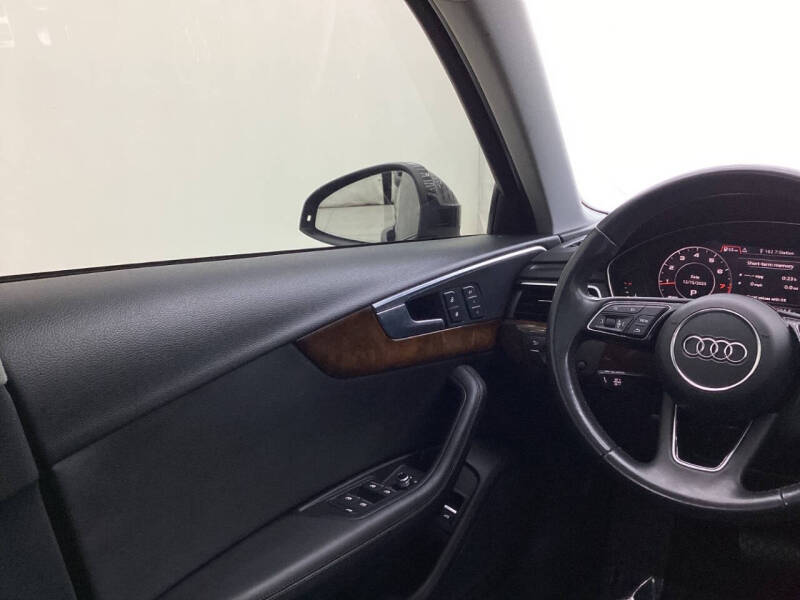 2019 Audi A4 quattro Premium Plus 45 TFSI