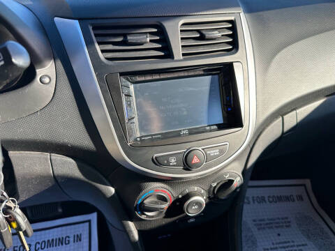 2013 Hyundai Accent GS