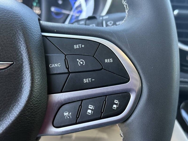 2023 Chrysler Pacifica Plug-In Hybrid Touring L