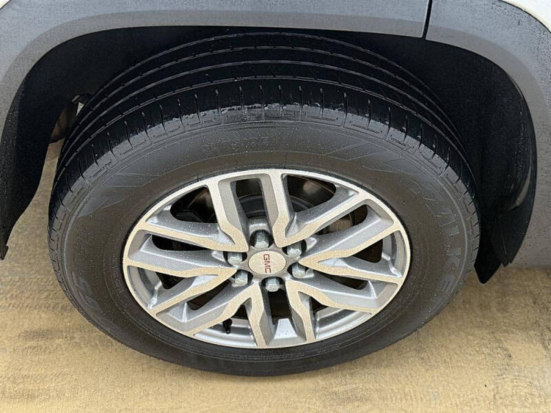 2017 GMC Acadia SLE-2