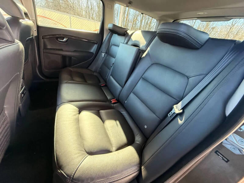 2015 Volvo XC70 T6 Platinum