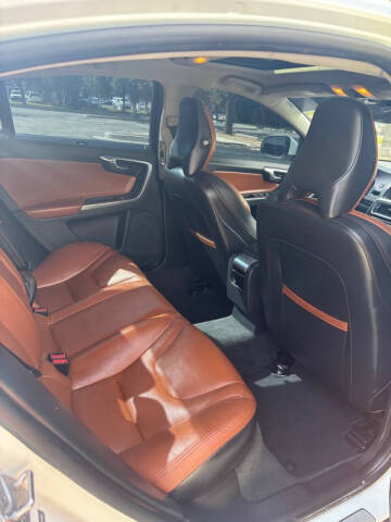 2018 Volvo S60 T5 Inscription Platinum