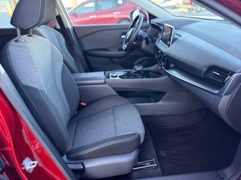 2022 Nissan Rogue SV