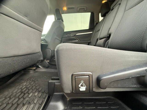 2017 Toyota Highlander LE