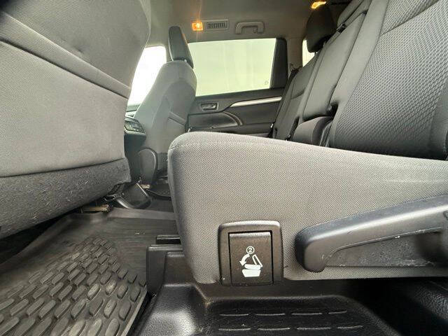 2017 Toyota Highlander LE