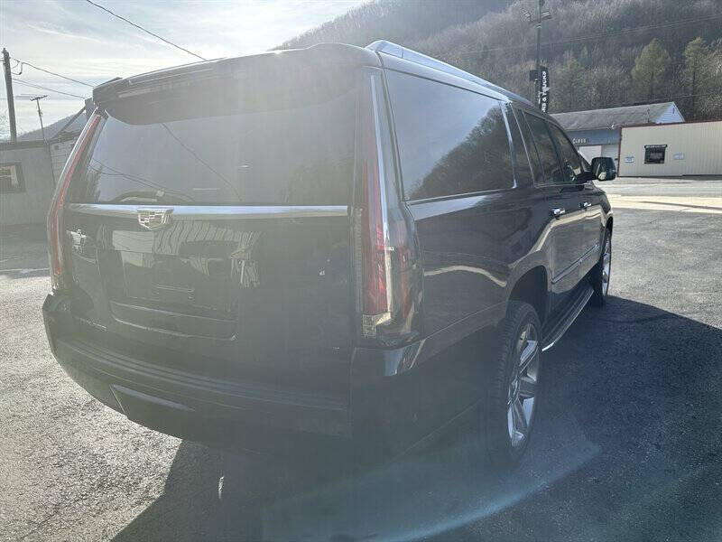 2017 Cadillac Escalade ESV Luxury