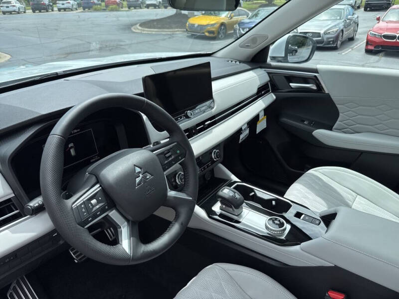 2025 Mitsubishi Outlander SEL