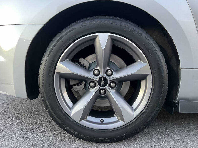 2015 Ford Mustang V6