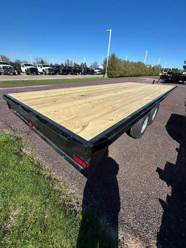 2026 Apple 8.3 ft W X 20 ft L