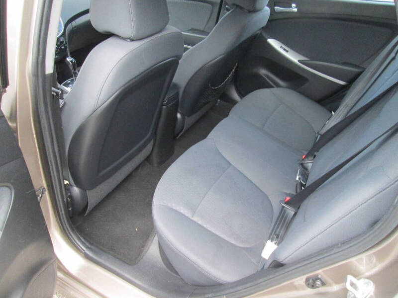 2014 Hyundai Accent SE