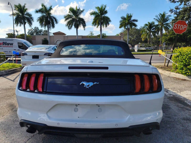 2022 Ford Mustang EcoBoost Premium