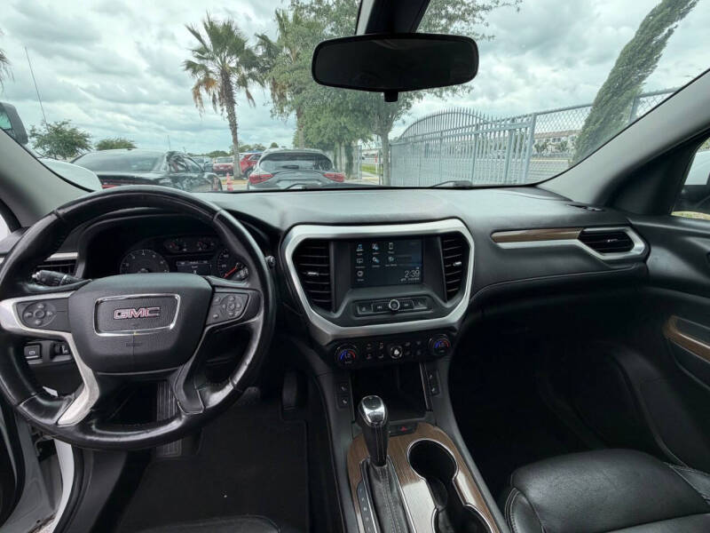 2017 GMC Acadia SLE-2