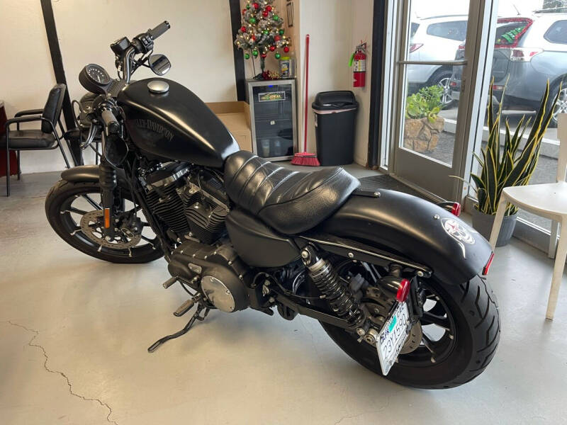 2016 Harley-Davidson XL883N