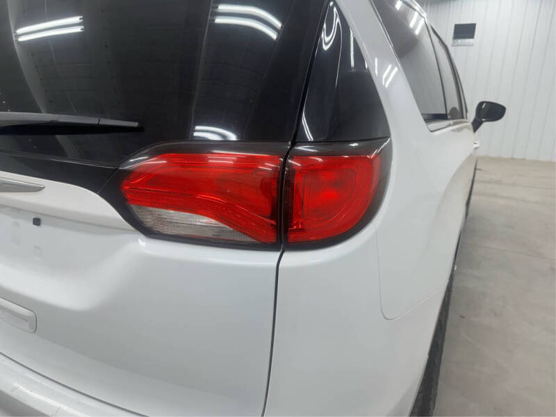 2020 Chrysler Voyager LXi