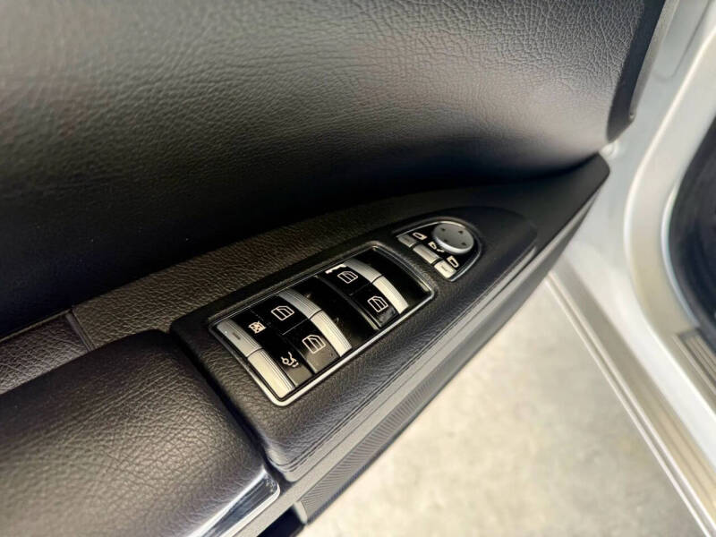 2011 Mercedes-Benz S-Class S 550