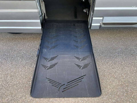 2016 Chrysler Town and Country Touring-L