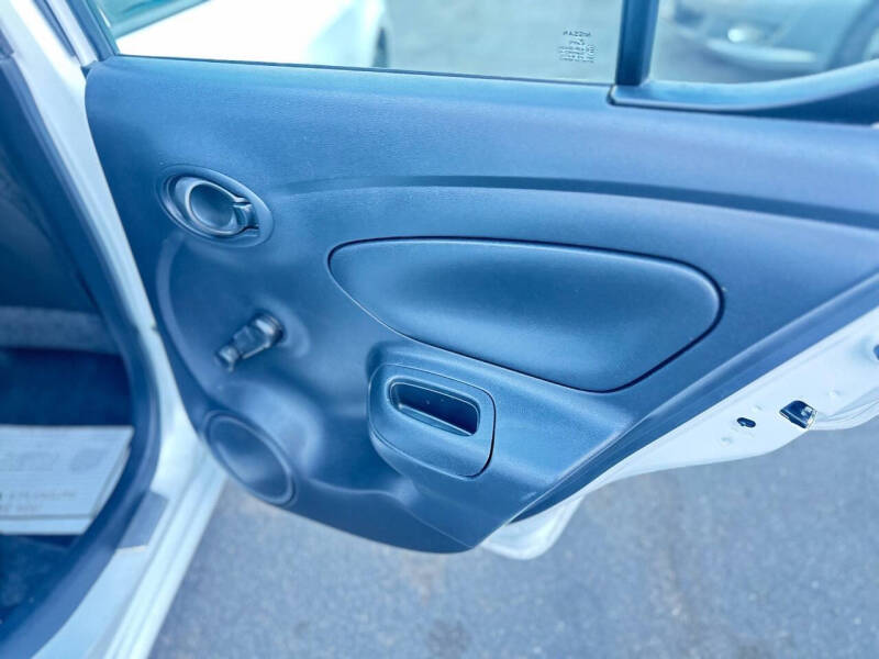 2015 Nissan Versa 1.6 S