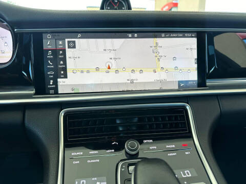 2018 Porsche Panamera 4