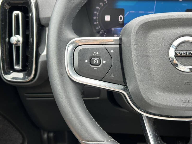 2024 Volvo XC40