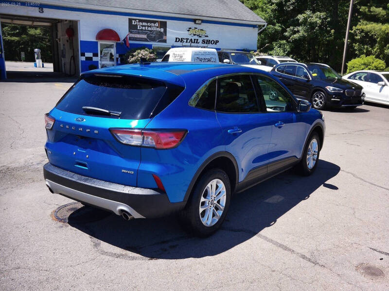 2020 Ford Escape SE