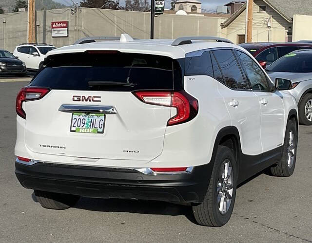 2022 GMC Terrain SLT