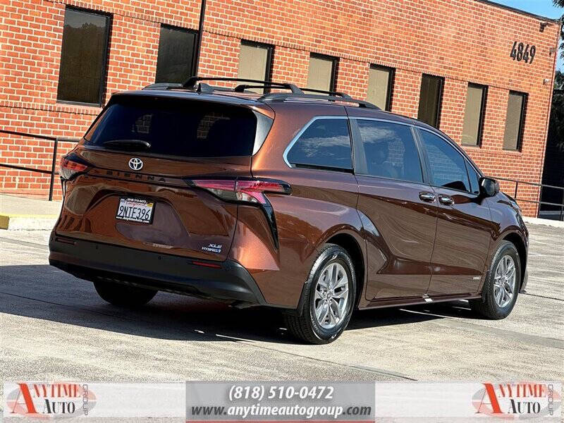 2021 Toyota Sienna XLE 8-Passenger