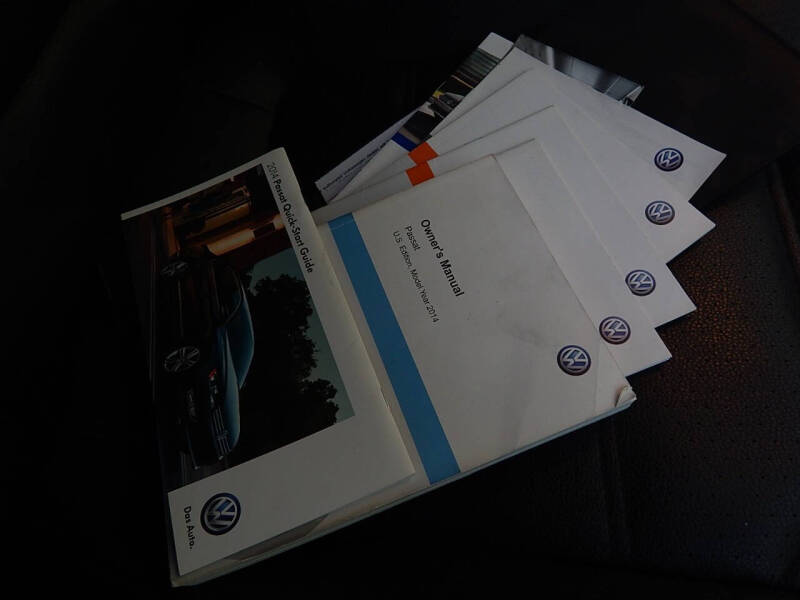 2014 Volkswagen Passat 1.8T Wolfsburg Edition PZEV