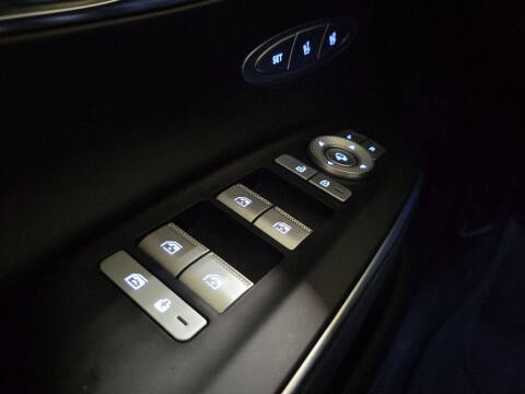 2022 Genesis GV70 2.5T Standard
