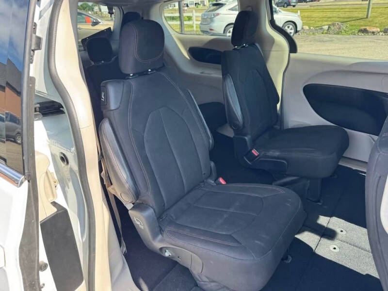 2017 Chrysler Pacifica Touring