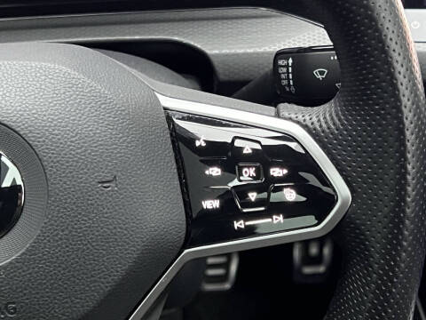 2023 Volkswagen Golf GTI SE