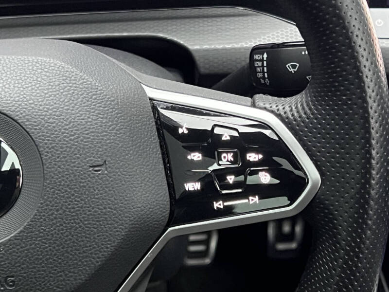 2023 Volkswagen Golf GTI SE