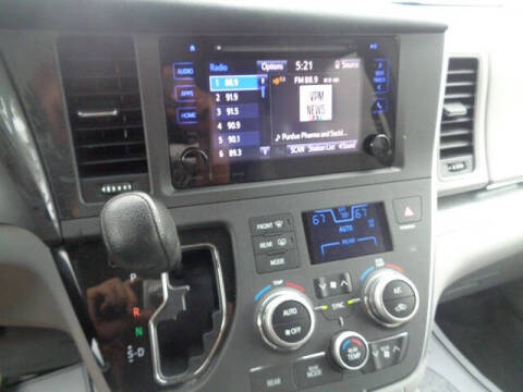 2017 Toyota Sienna LE 8-Passenger