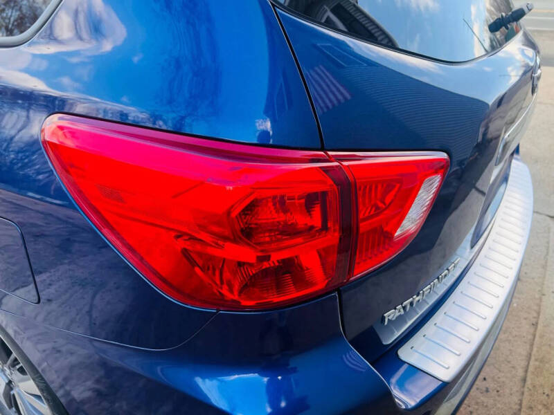 2017 Nissan Pathfinder