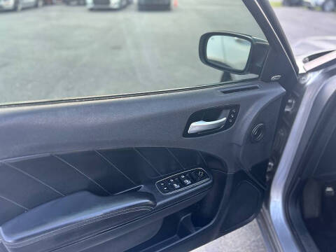 2017 Dodge Charger SXT