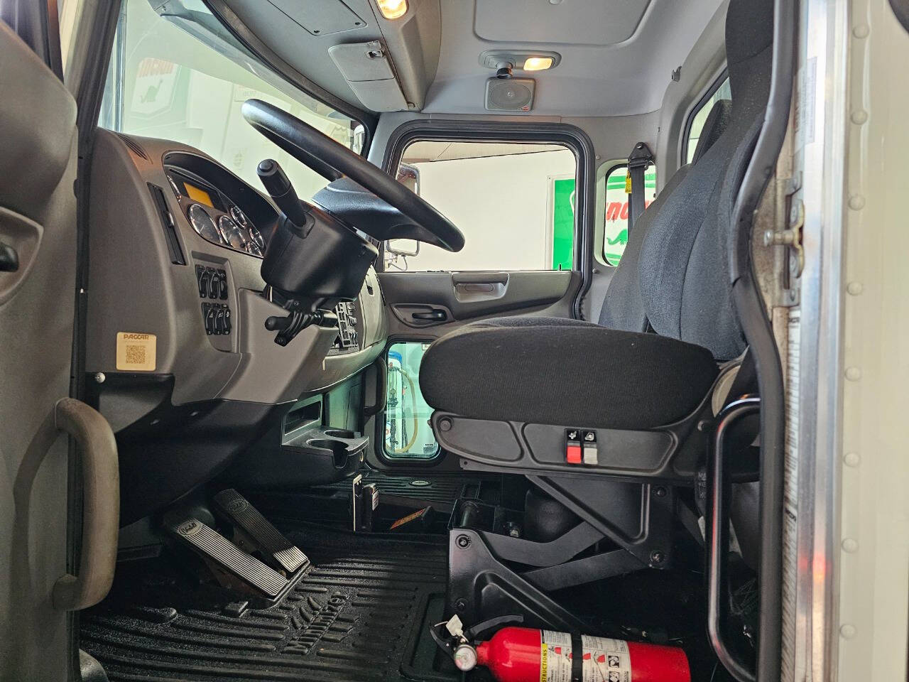 2020 Peterbilt 337 7