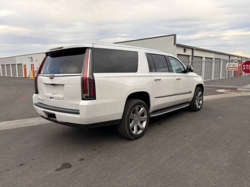 2018 Cadillac Escalade ESV Luxury