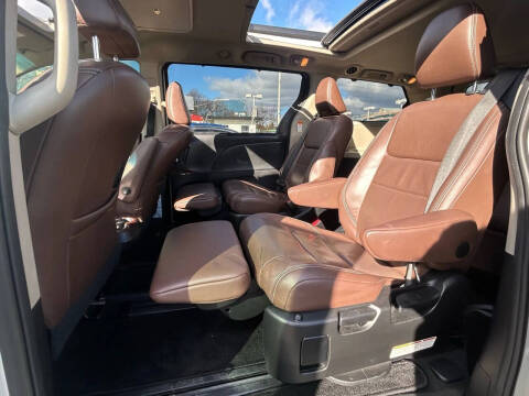 2015 Toyota Sienna