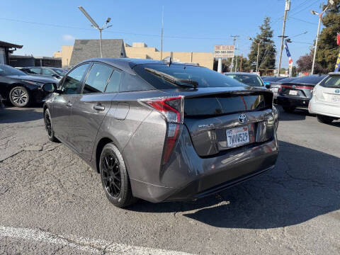 2017 Toyota Prius Two