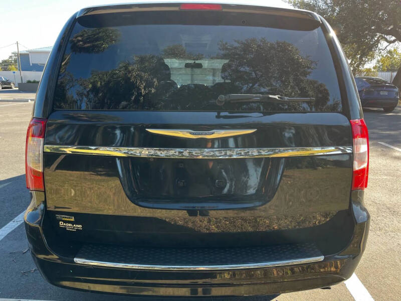 2016 Chrysler Town and Country Touring