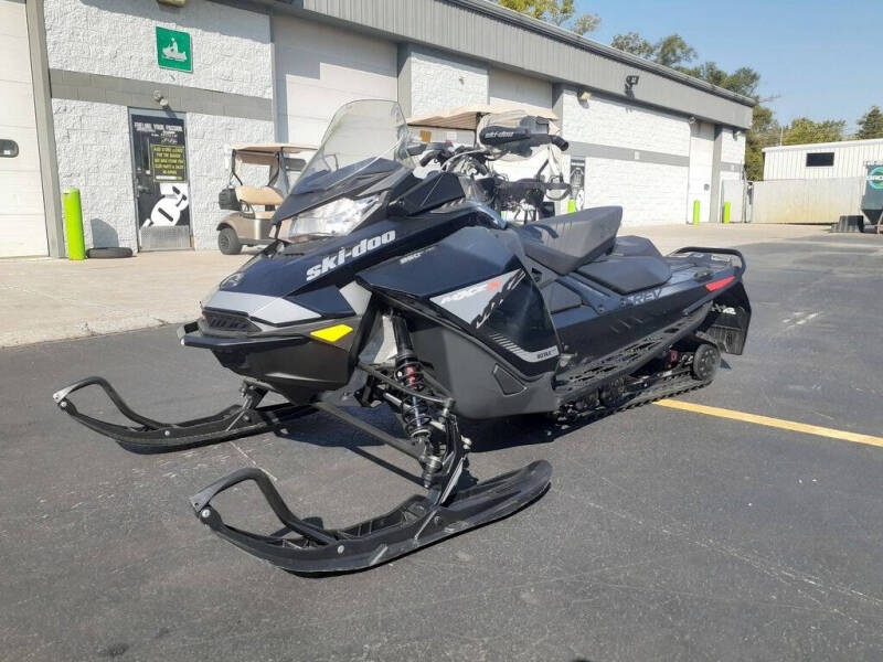 2019 Ski-Doo MXZ® X 850 E-TEC Ripsaw 1