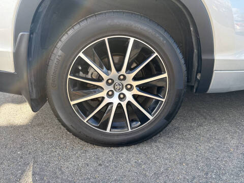 2017 Toyota Highlander SE