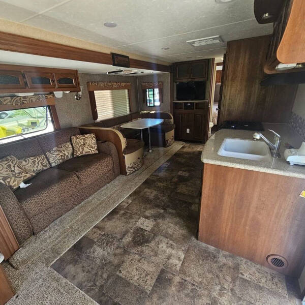 2015 Coachmen RV Freedom Express