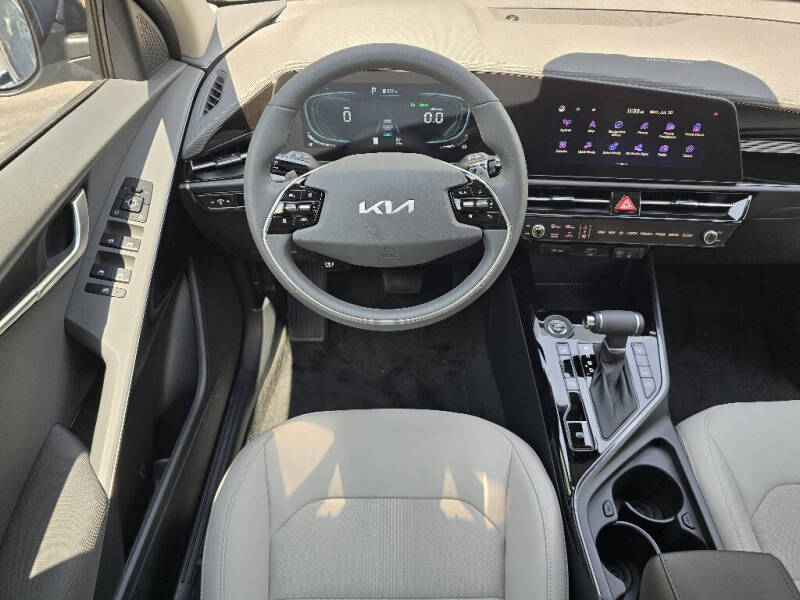 2025 Kia Niro EX