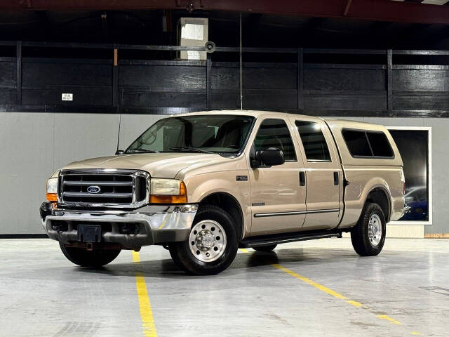 2000 Ford F-250 Super Duty for sale at Carnival Car Company in Victoria, TX