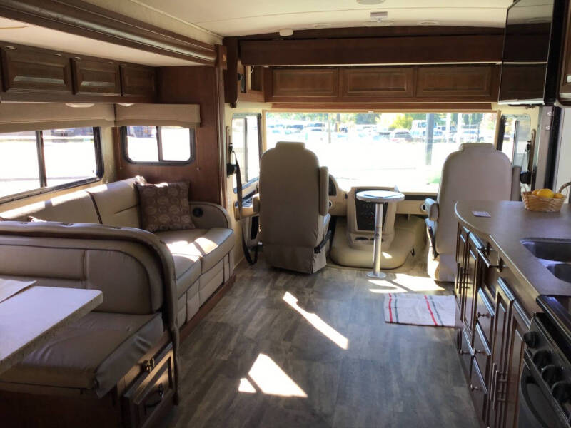 2016 Georgetown GT3 30X / 31ft