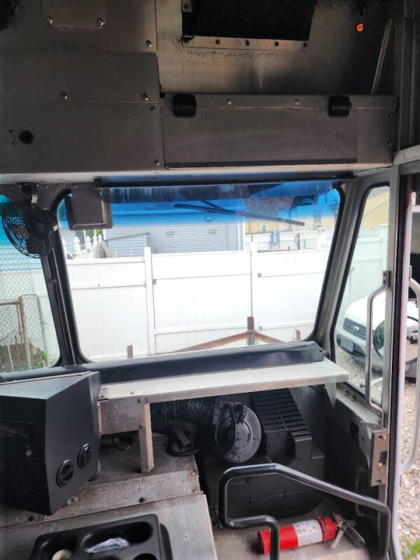 2016 Freightliner MT55 Chassis