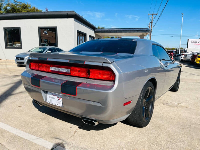 2013 Dodge Challenger R/T photo 6